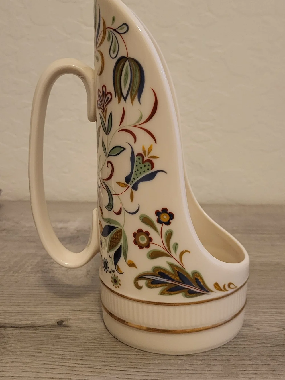 Lenox White Porcelain Nantucket Candle Holder with Gold Trim